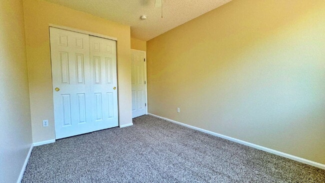 Building Photo - Fantastic Updated 3 Bed 3 Bath in Cherry Creek Schools Great Backyard 2 Car Garage