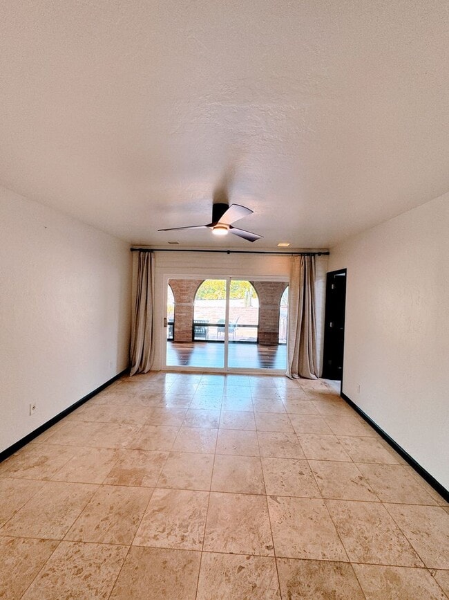 Building Photo - Sophisticated Catalina Foothills Sanctuary: Premium 3-Bedroom Townhome with 2-Car Garage