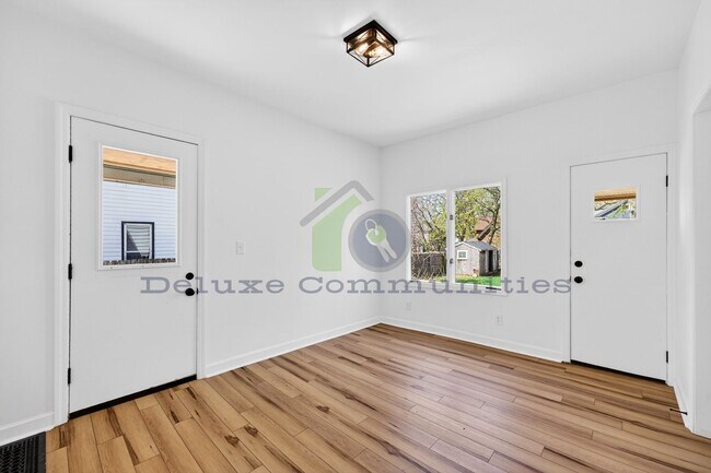 Building Photo - 851 Worden St SE