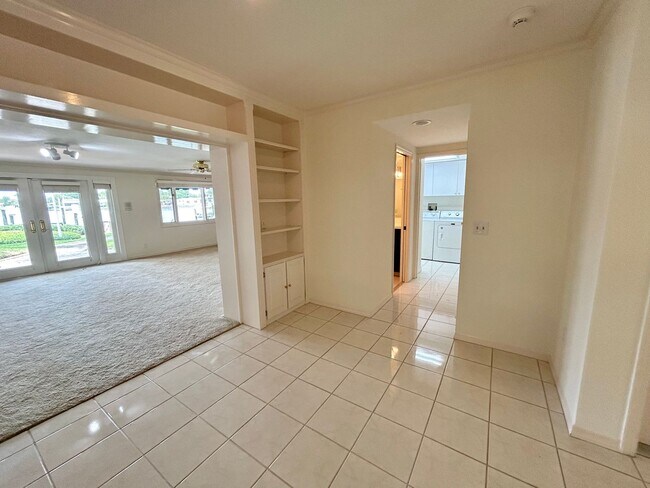 Building Photo - Classic waterfront Snell Isle Estates 3 Bed 2.5 Bath Home with private dock!