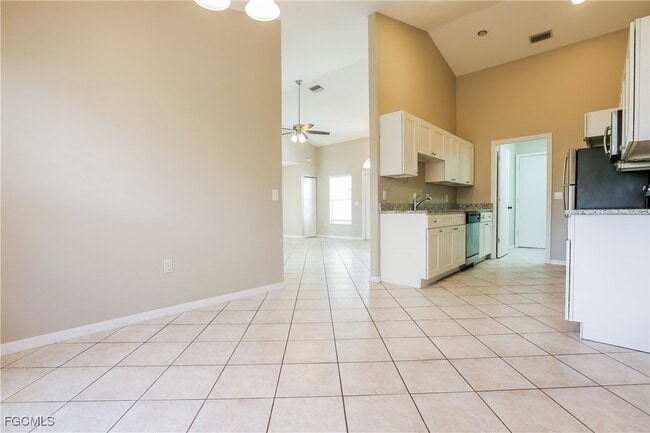 Building Photo - 1333 Roosevelt Dr