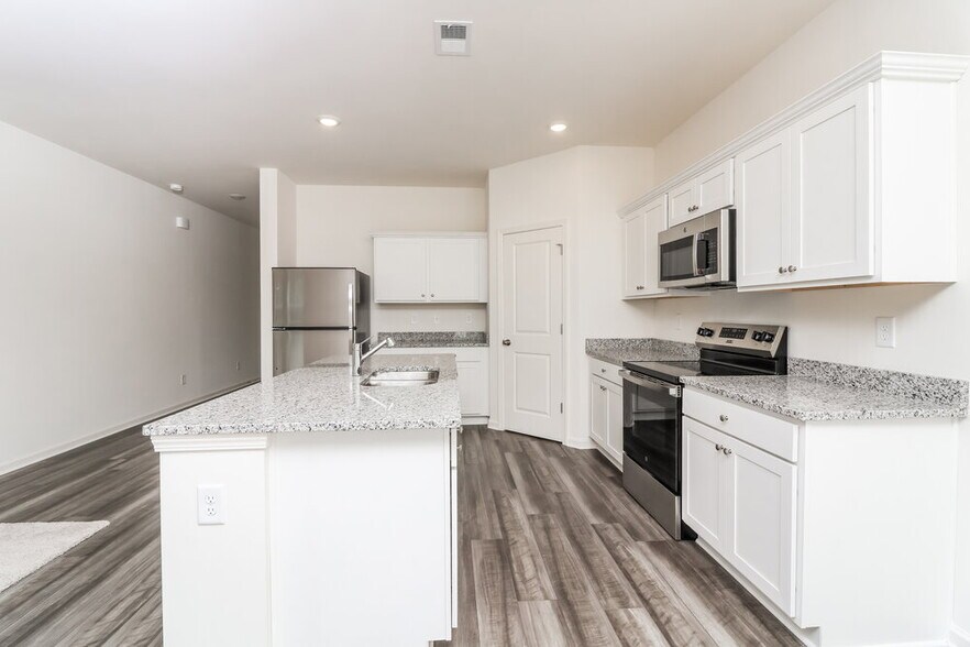 Building Photo - 7738 Sudbury Cir