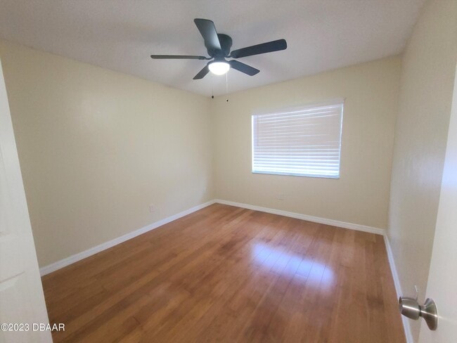 Building Photo - 2044 Oak Meadow Cir