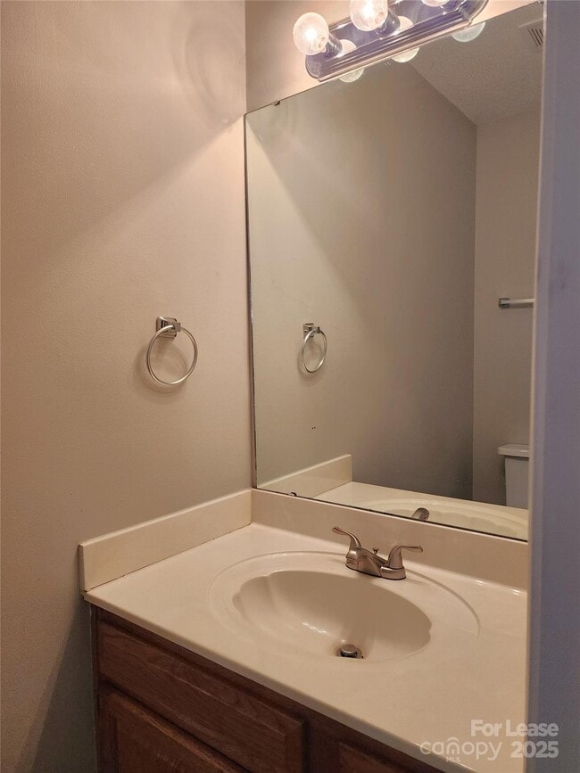 Building Photo - 268 Southcircle Dr NW