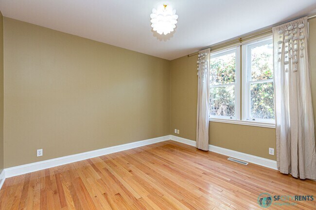 Building Photo - 1064 Carolina St