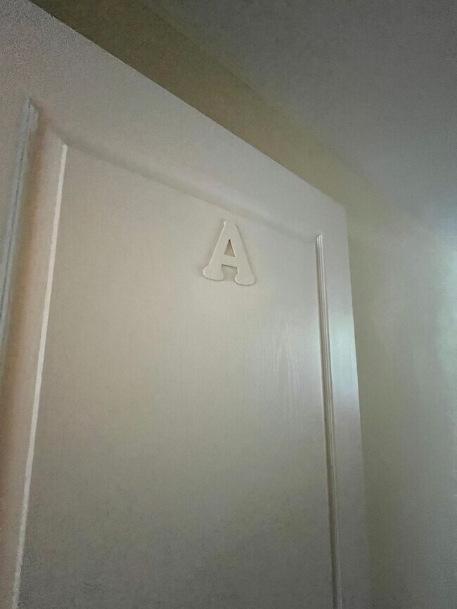 Building Photo - 14-1414 Jones