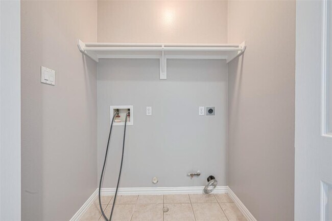 Building Photo - 7130 Harmony Cove