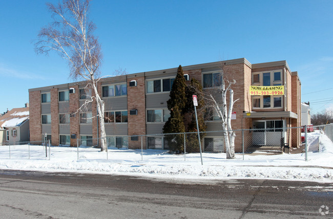 Primary Photo - Birchhill Apartments