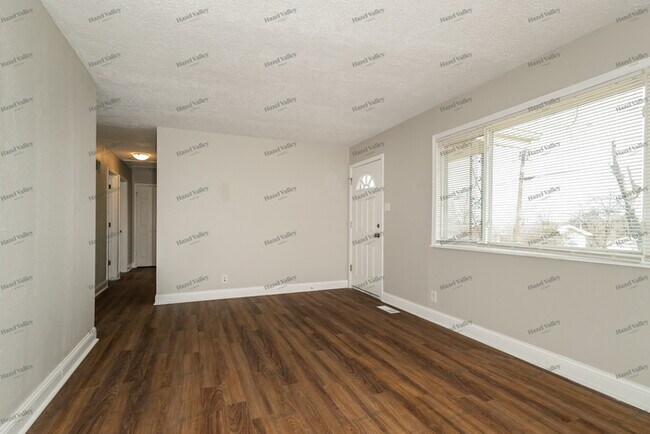 Building Photo - 4933 Countryside Dr