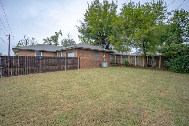 Building Photo - 3700 N Land Ave