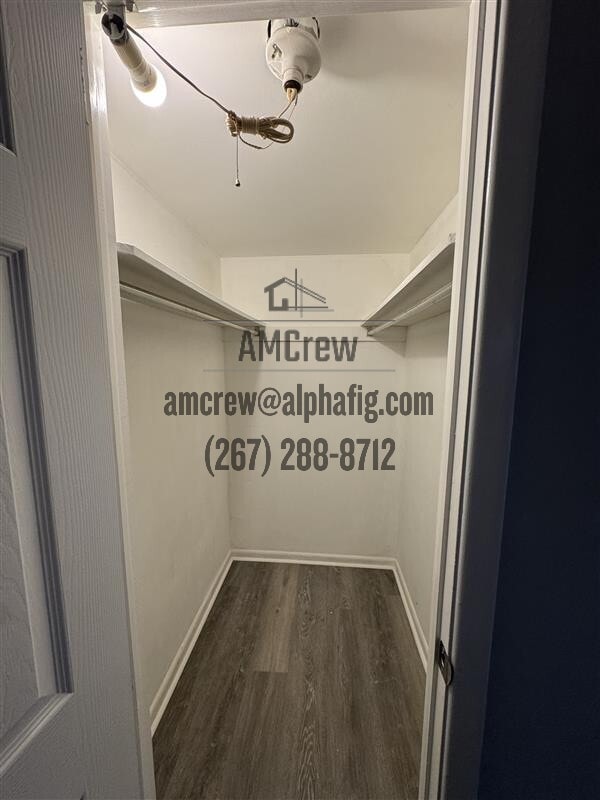 Building Photo - 10008 Jeanes St