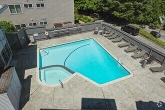 Building Photo - 2 bedroom in Seattle WA 98199