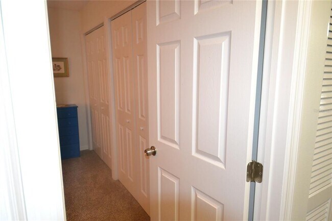 Building Photo - 161 Lakeside Dr