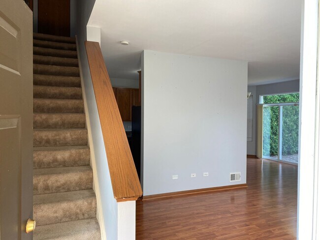 Building Photo - 4925 Montauk Dr
