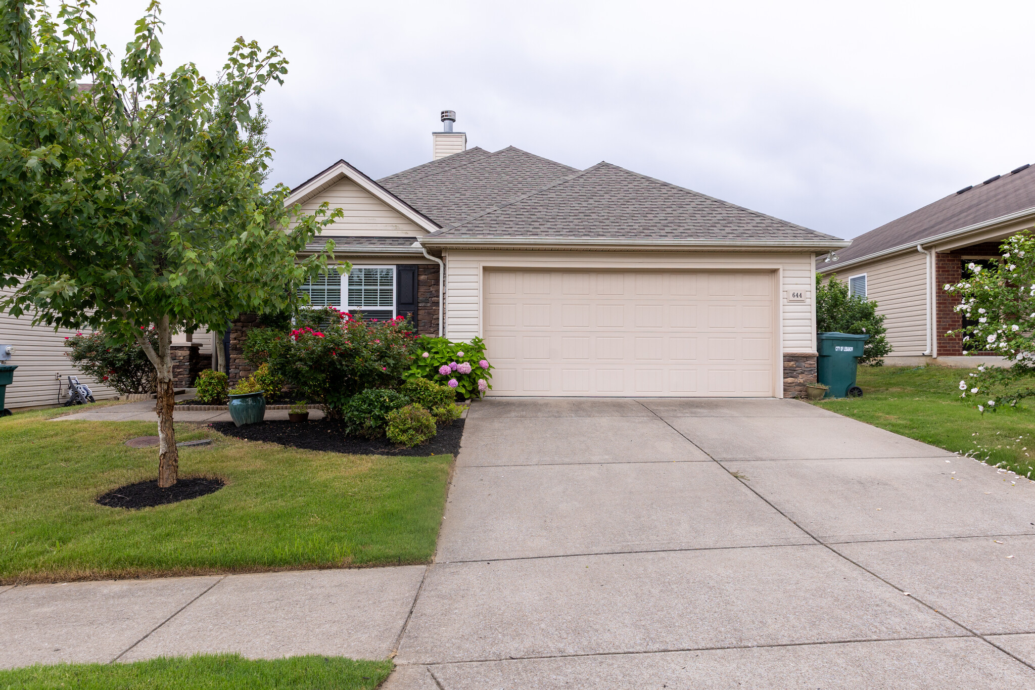 Front - 644 Pemberton Dr