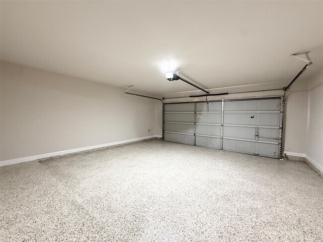 Building Photo - 24810 Lazy Tee Ln