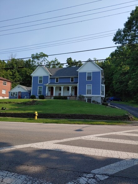 Building Photo - 613 Garfield Ave