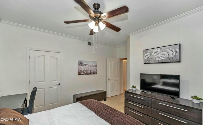Building Photo - 16013 S Desert Foothills Pkwy