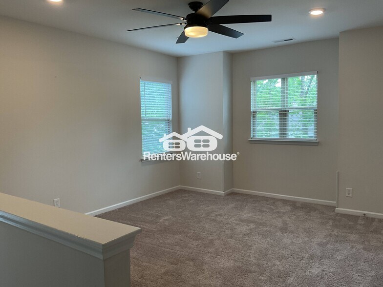 Building Photo - 11208 Irwin Oak Pl