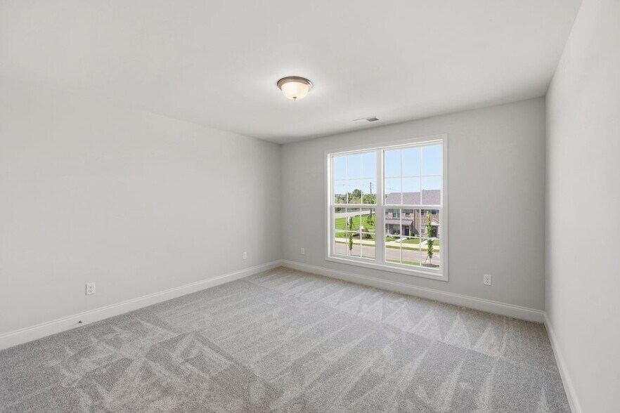 Building Photo - 2869 Blackford Pkwy