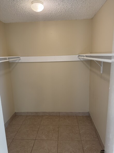 Building Photo - 312 N 62nd Ave