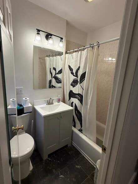 Building Photo - 38 Hemenway St