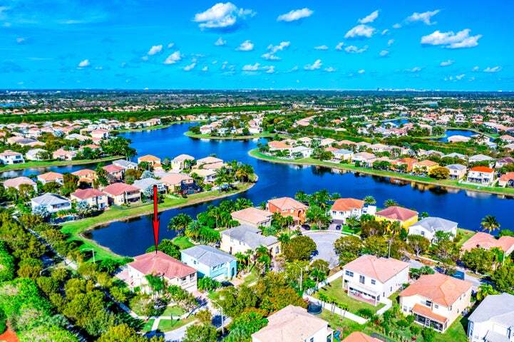 Building Photo - 2324 Simonson Dr