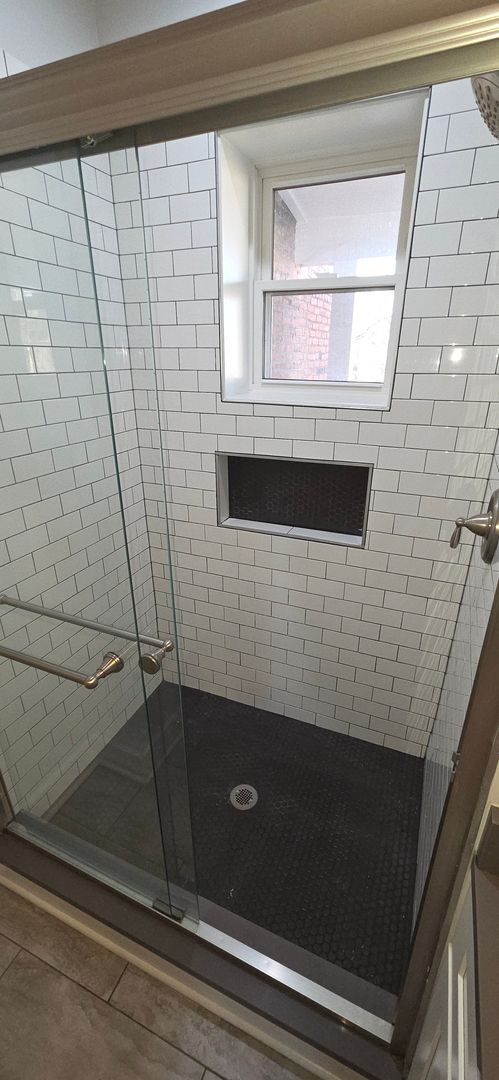 Building Photo - 126 6th St NE