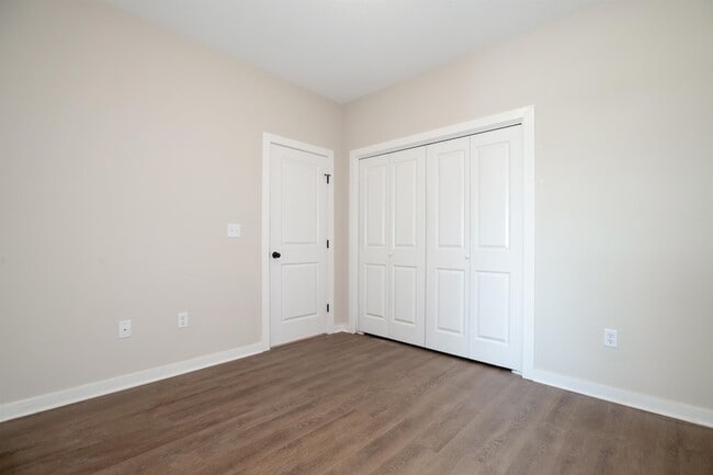 Building Photo - 2921 S Maize Ct
