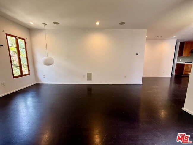 Building Photo - 4248 Lexington Ave