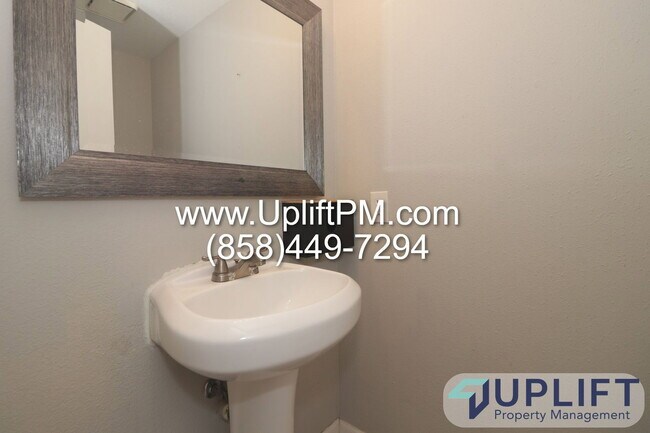 Building Photo - 1337 Serena Cir