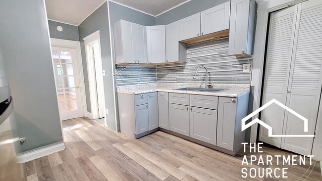 Building Photo - 4135 W Henderson St