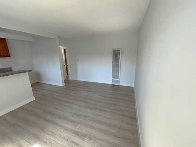 Building Photo - 650 W Gardena Blvd