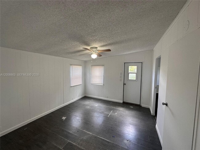 Building Photo - 3028 SW 50th St