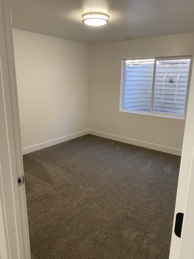 Building Photo - 332 S 160 W