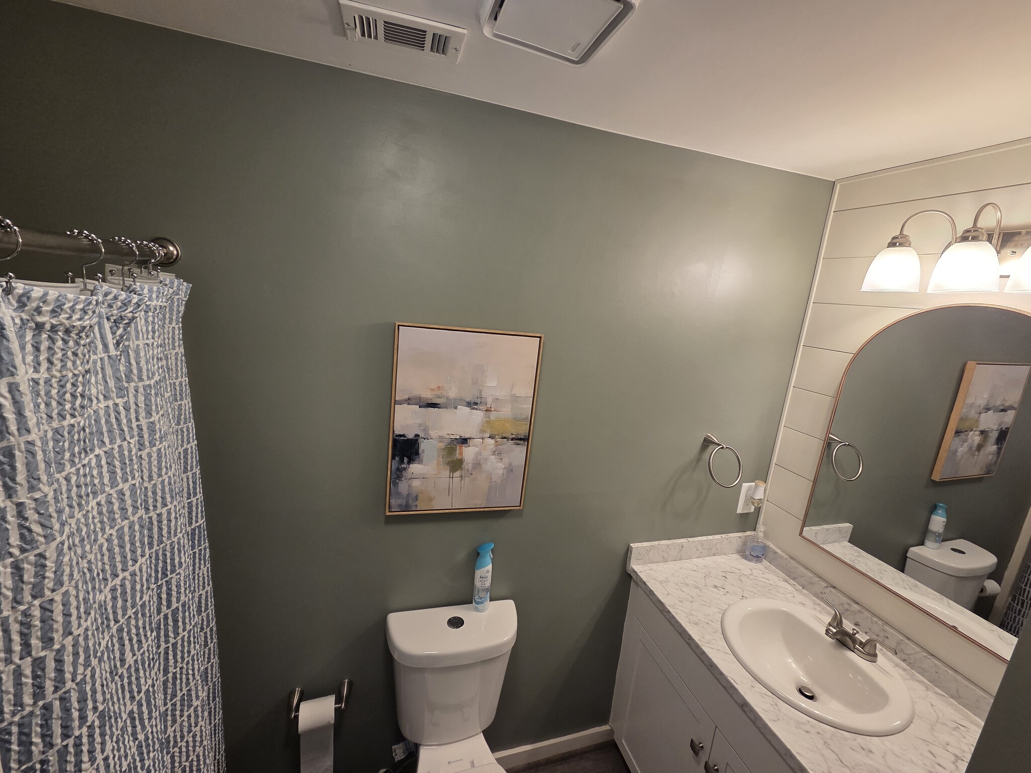 Building Photo - 128 Bluegrass Dr