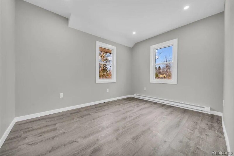 Building Photo - 15907 Blackstone St