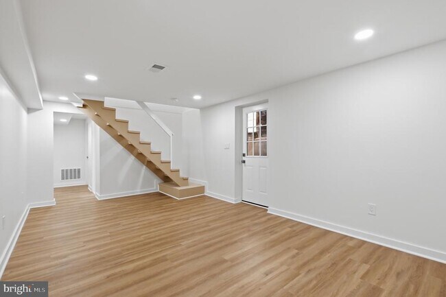 Building Photo - 1545 11th St S