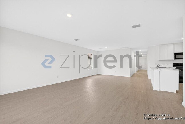 Building Photo - 6813 Haines Dr