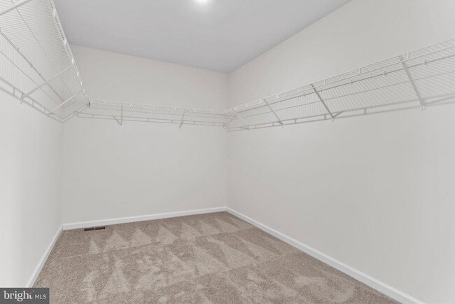 Building Photo - 32 Pamela Dr