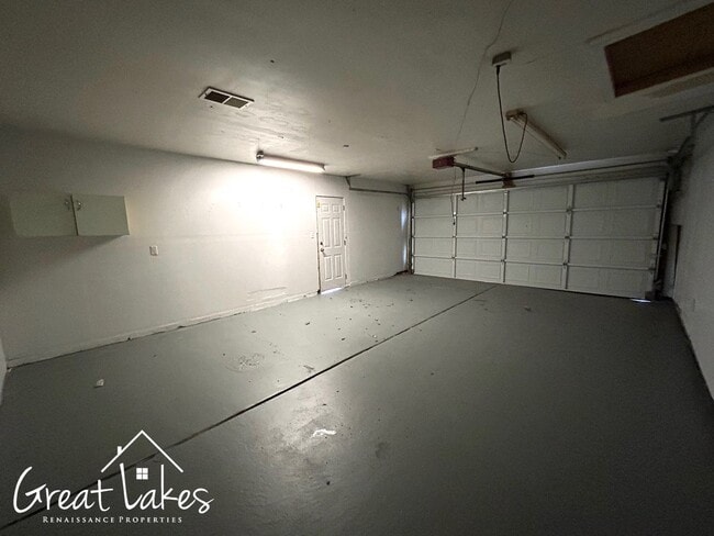 Building Photo - Beautiful 2 Bedroom 1 Bathroom now available for rent!