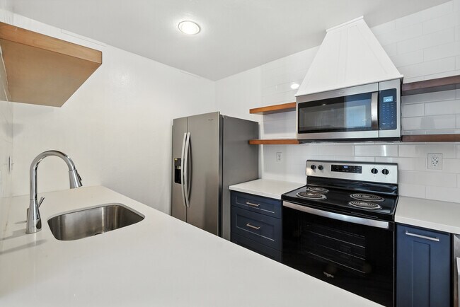 Building Photo - 640 The Village