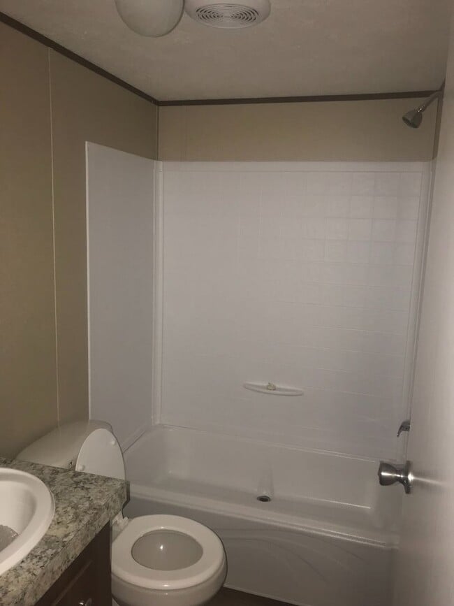 Building Photo - 2 BD/2 BA Trailer Home $1450 Pet Friendly and Students Welcome with Co-Signers-Available May 15th