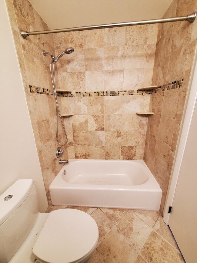 Building Photo - 733 Plum Tree Ct
