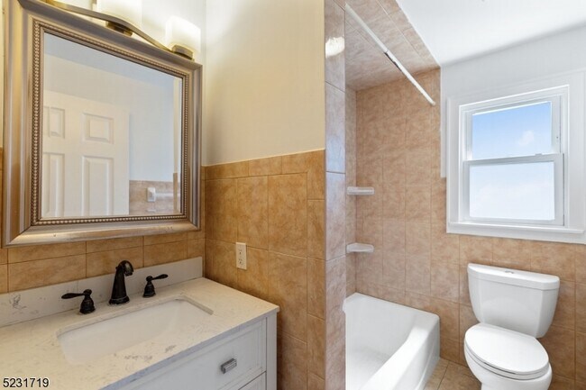 Building Photo - 105 Berkeley Ave