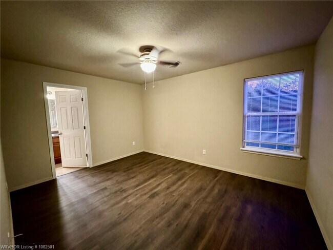 Building Photo - 6510 Huntington Ct