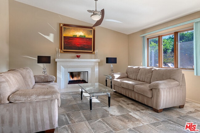 Building Photo - 3599 El Gaucho Cir E