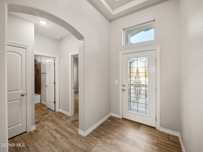 Building Photo - 5916 Hidden Acres Dr