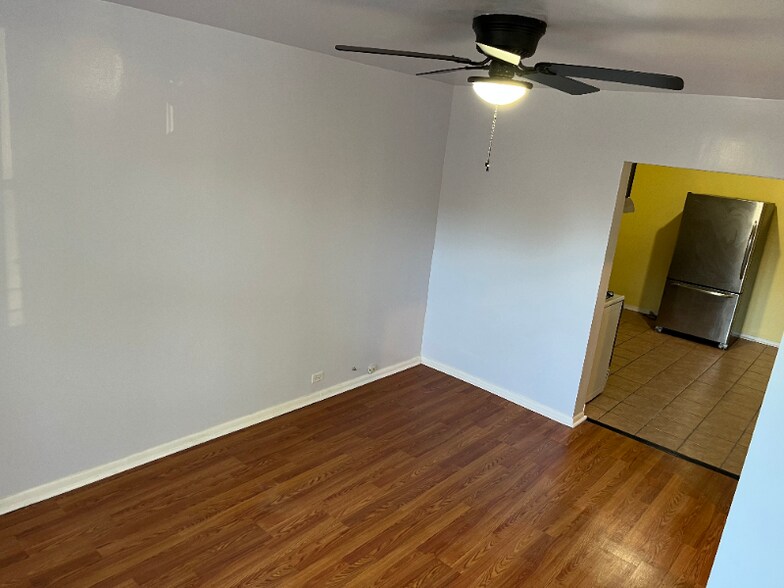 Building Photo - 1639 W 38th Pl