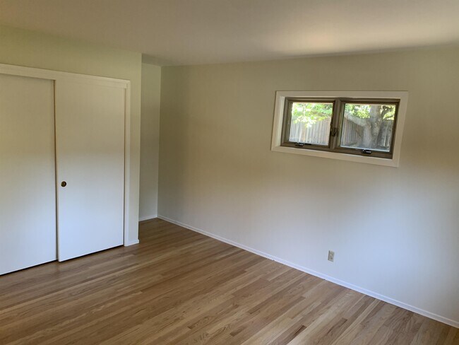 Building Photo - 280 Mt Hamilton Ave